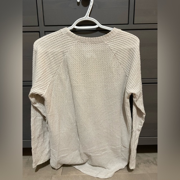 long sleeve soft top - Picture 3 of 3